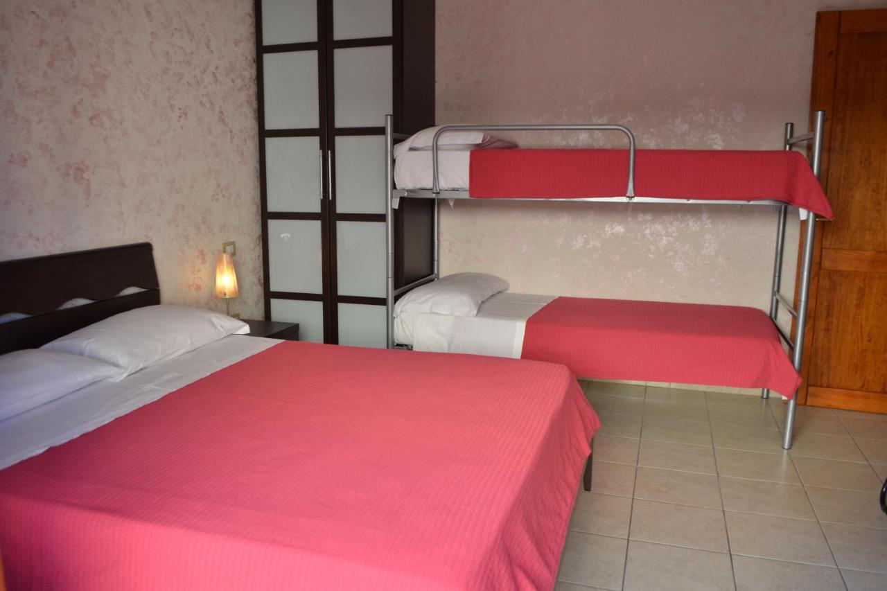 Sa Marina Bed and Breakfast La Caletta Eksteriør billede