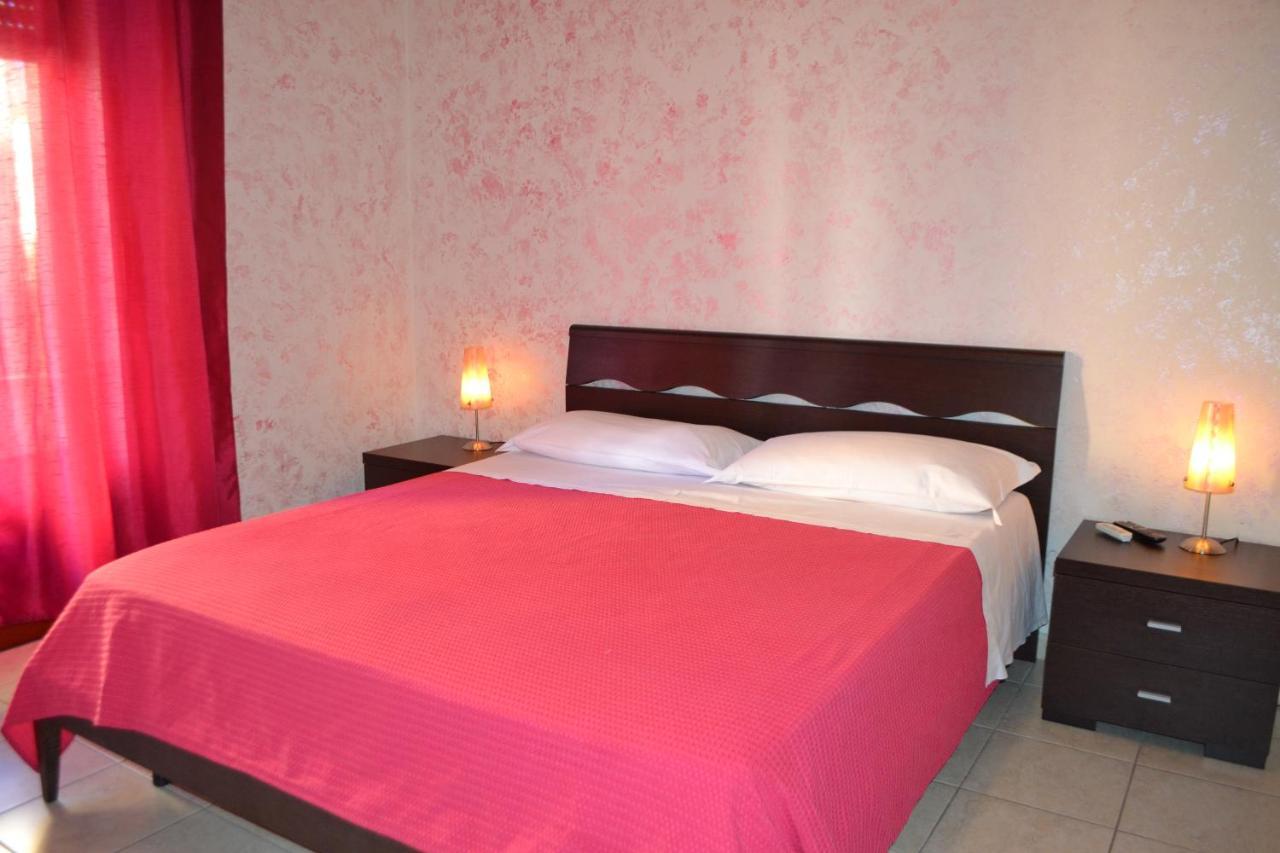 Sa Marina Bed and Breakfast La Caletta Eksteriør billede